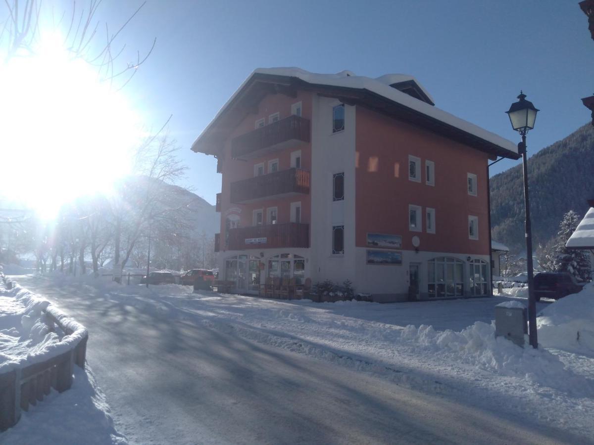 Hotel Garni Al Nardis Carisolo Buitenkant foto