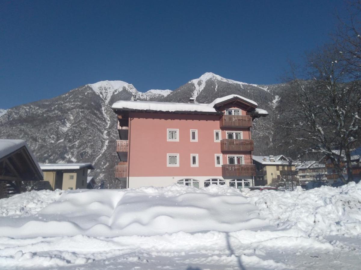 Hotel Garni Al Nardis Carisolo Buitenkant foto