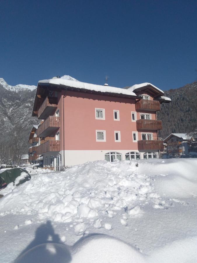 Hotel Garni Al Nardis Carisolo Buitenkant foto