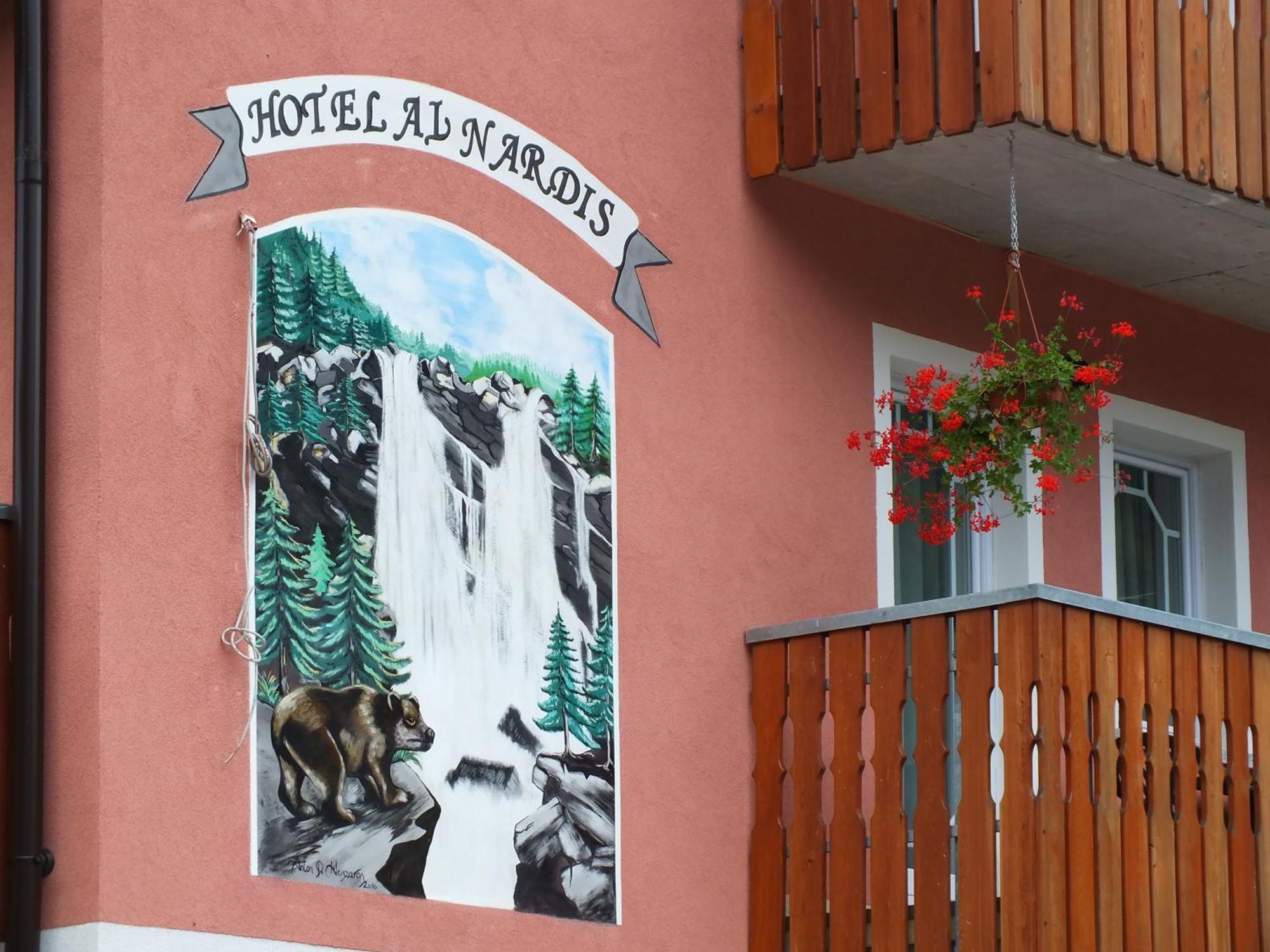 Hotel Garni Al Nardis Carisolo Buitenkant foto