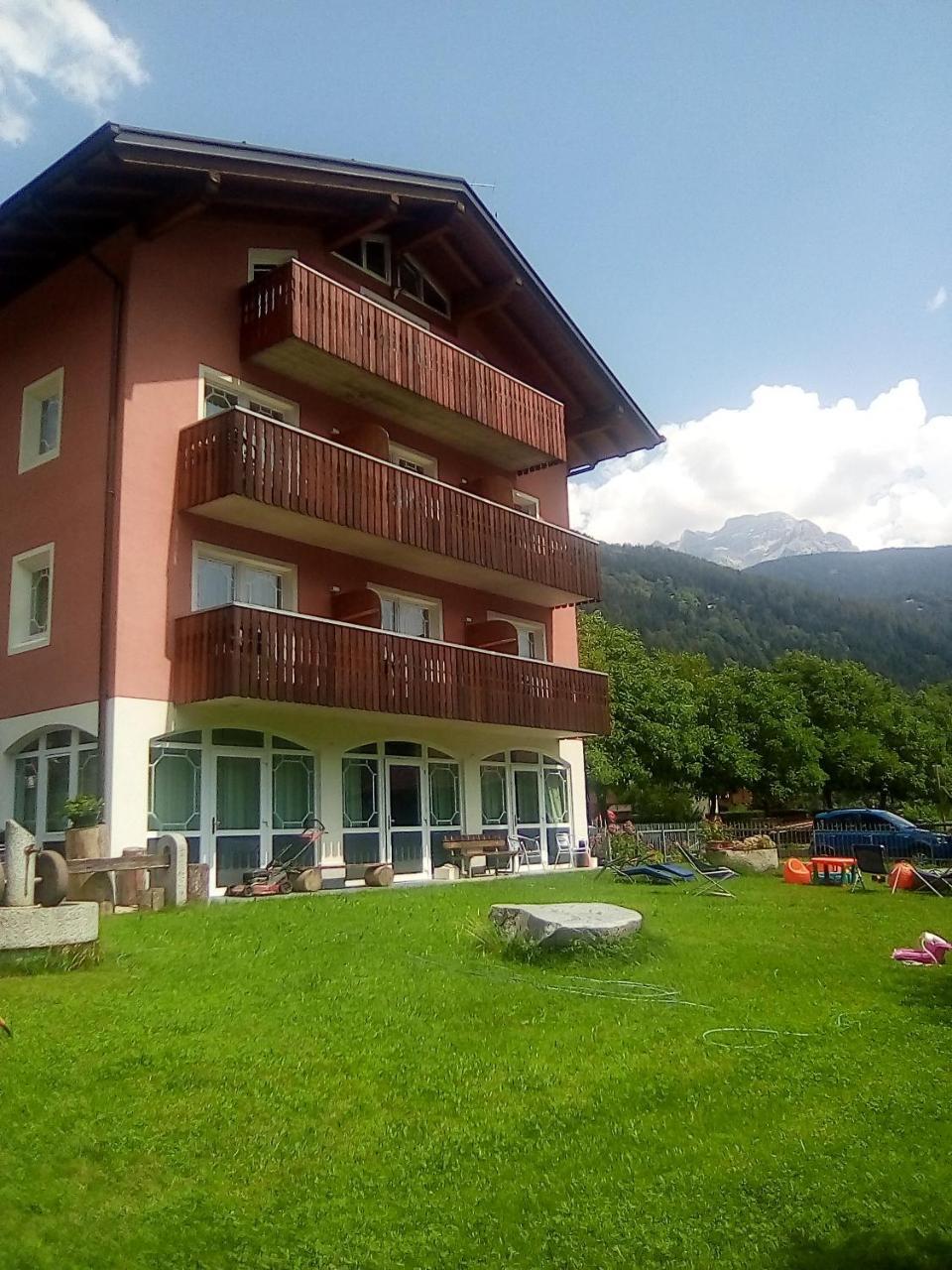 Hotel Garni Al Nardis Carisolo Buitenkant foto